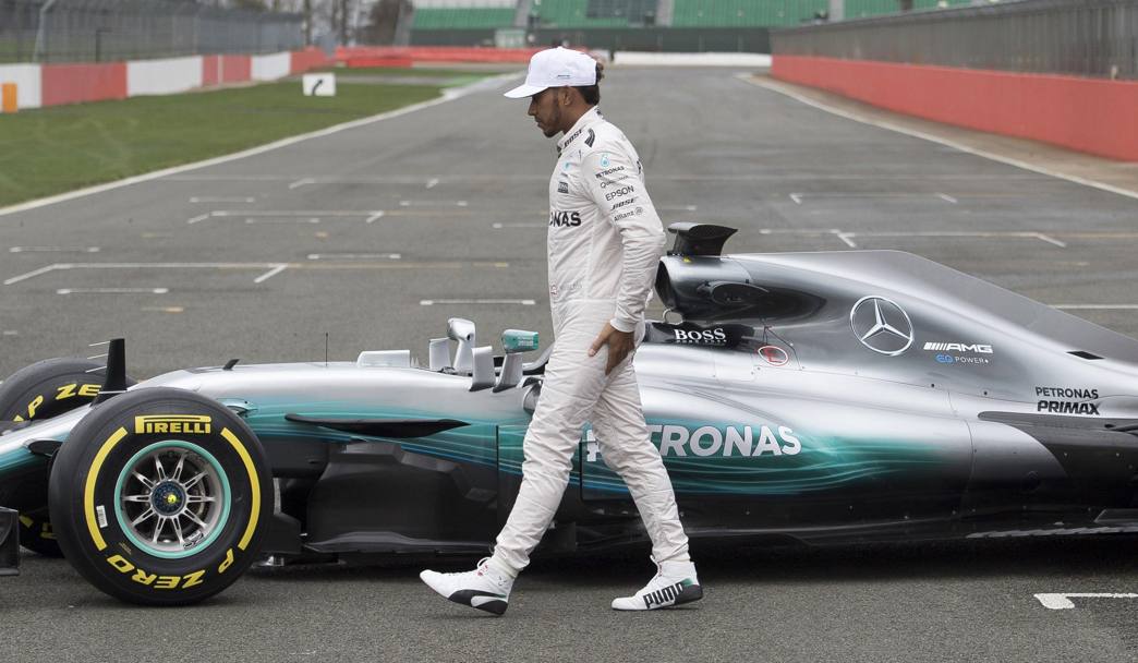 La presentazione della Mercedes con Hamilton. Ap